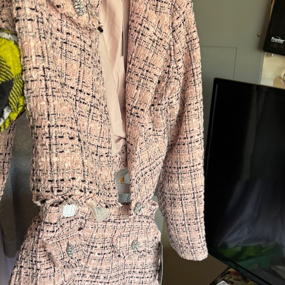 Brand New/Never worn Pink Tweed Blazer with & Crystal Accents buttons - Picture 4 of 17